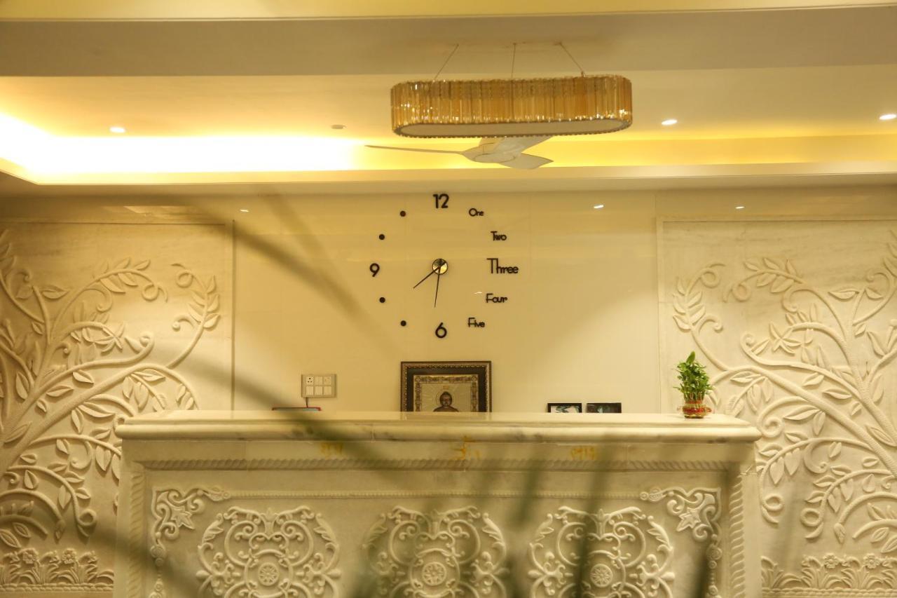 Hotel Westend Udaipur Exteriör bild