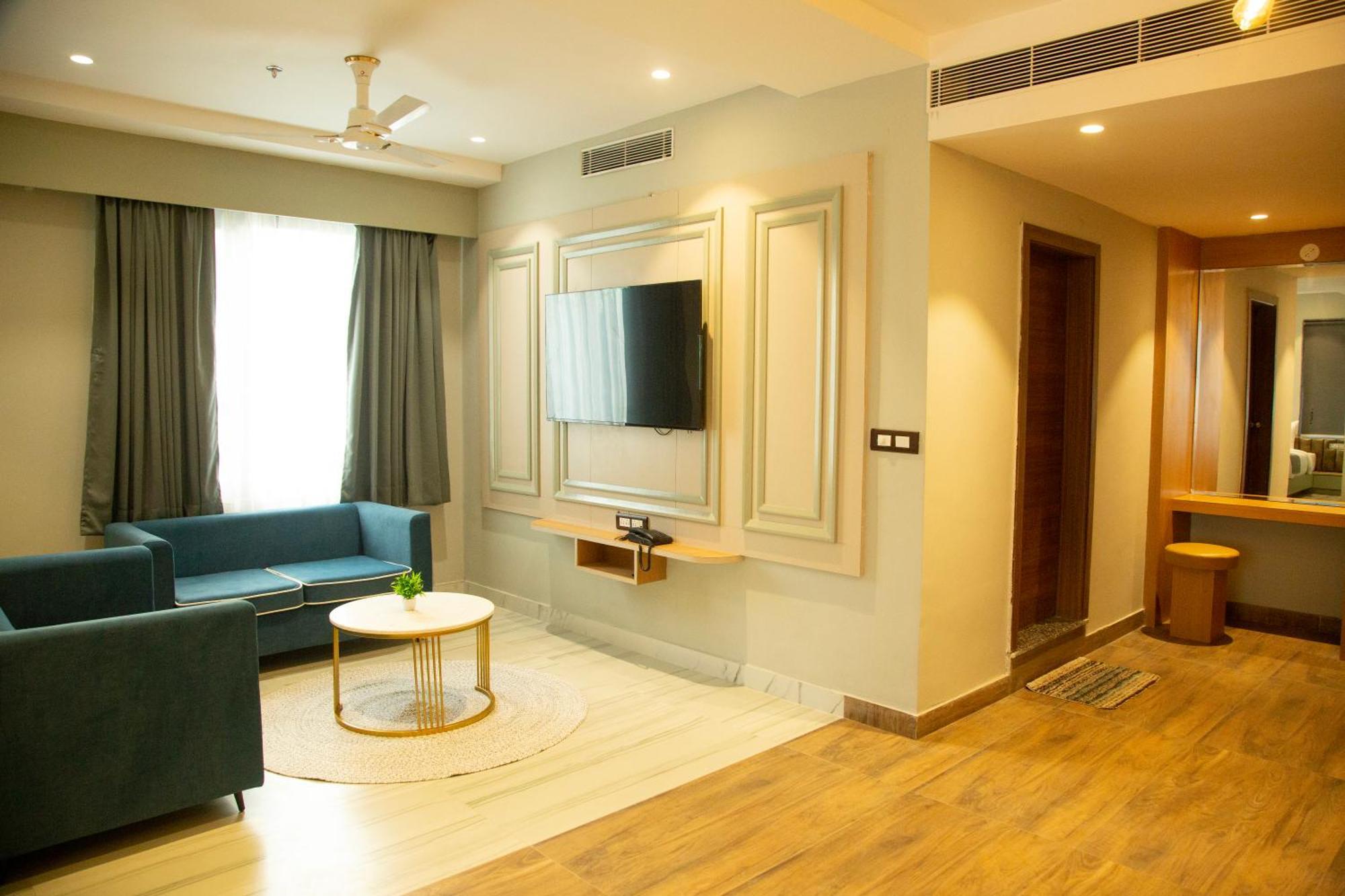 Hotel Westend Udaipur Exteriör bild